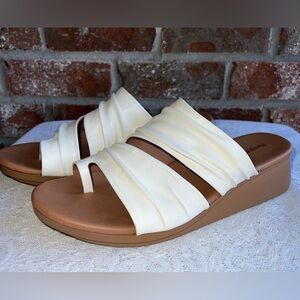 Baretraps Venus White Wedge Slide Sandals - size 9